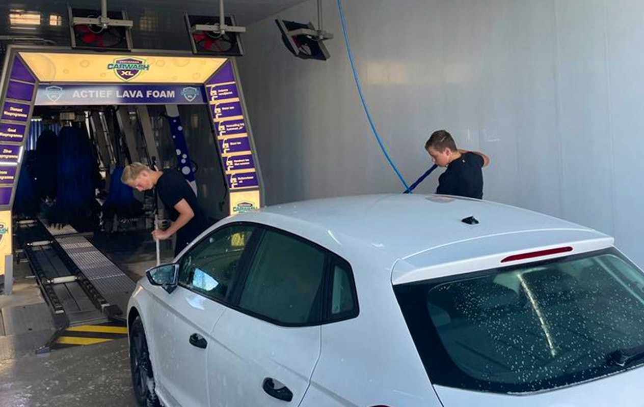 Wasbeurt bij Carwash XL Coevorden