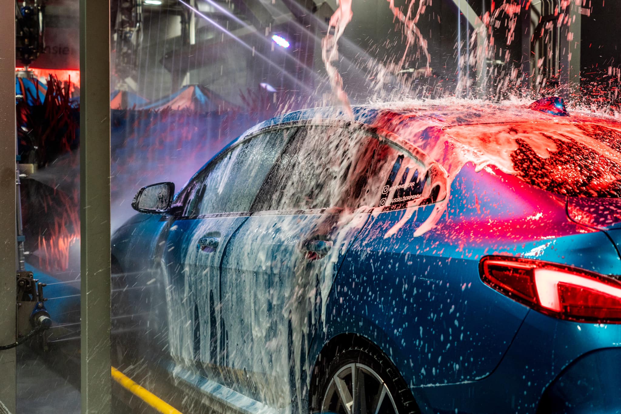 Wasbeurt bij CarwashPlus Haarlem of Purmerend