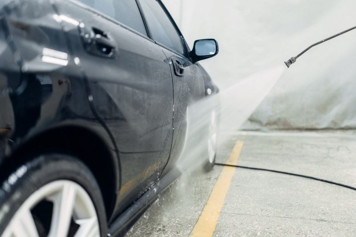 Wasbeurt bij Qualitycars Carwash in Heerhugowaard