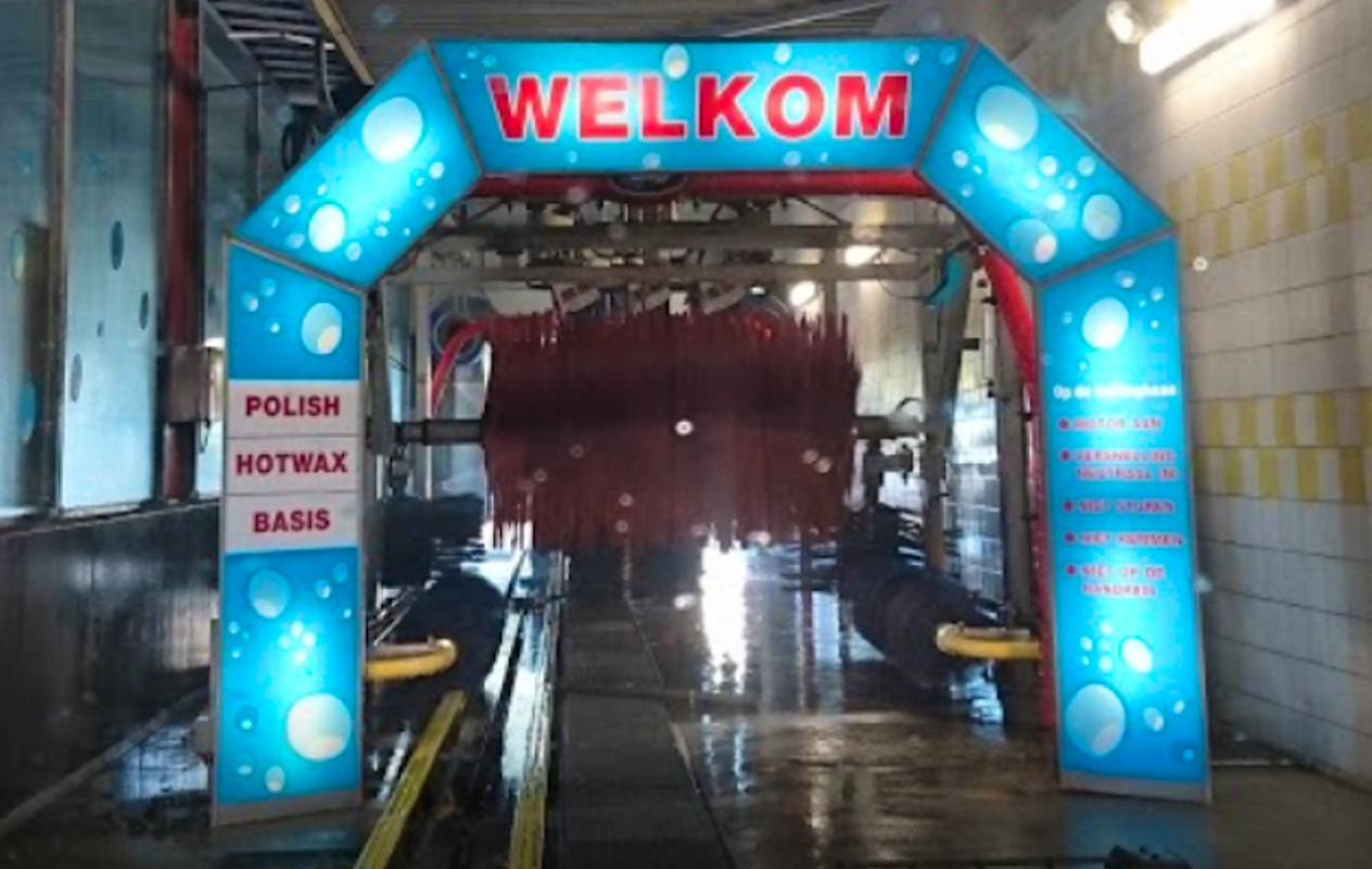 Wasbeurt bij Qualitycars Carwash in Heerhugowaard
