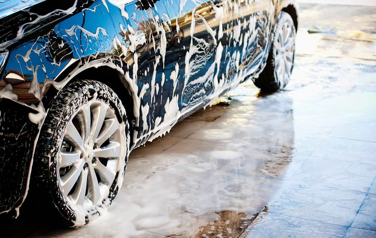 Wasbeurt bij Bling Bling Wasstraat