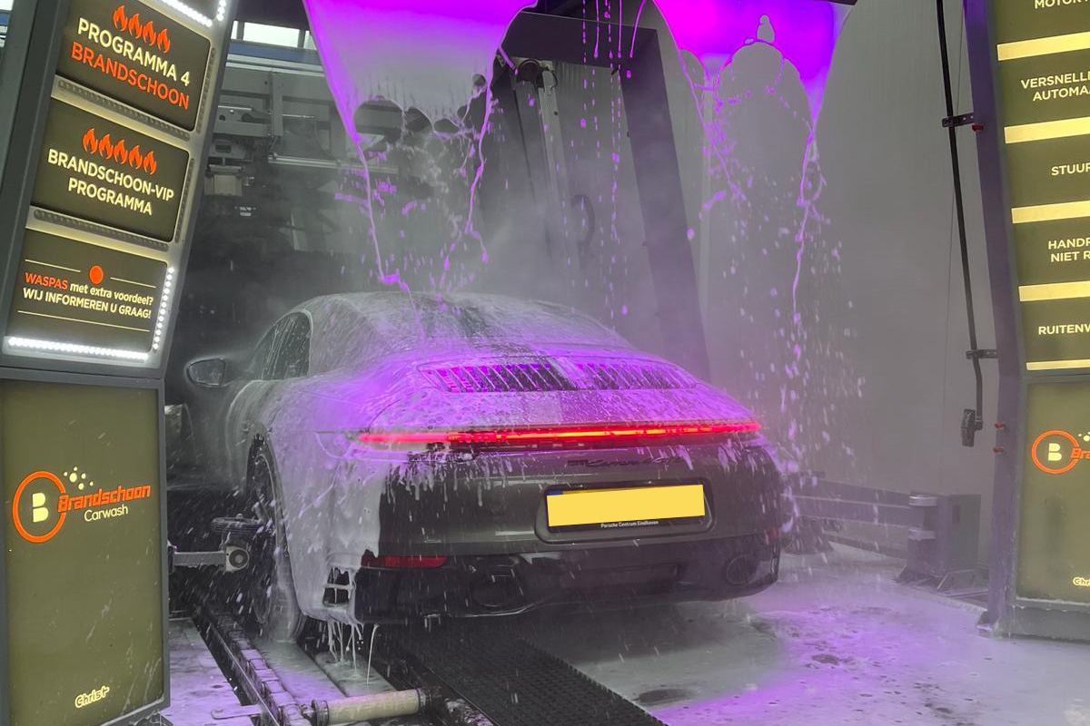 Wasbeurt bij Brandschoon Carwash