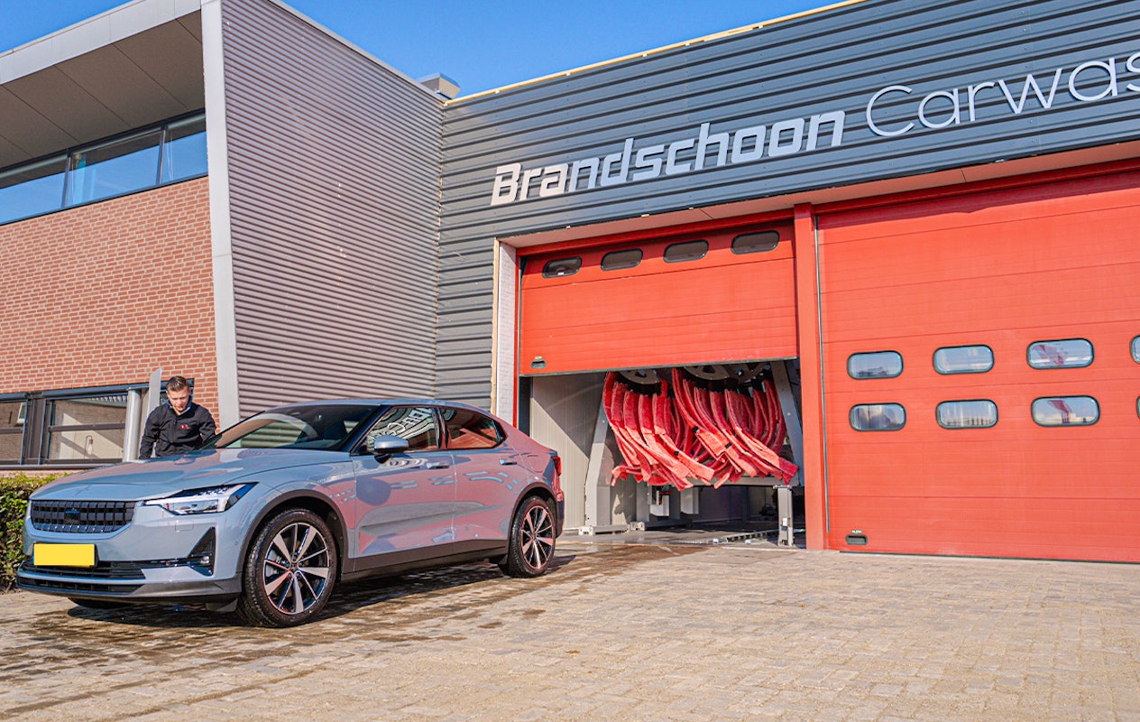 Wasbeurt bij Brandschoon Carwash