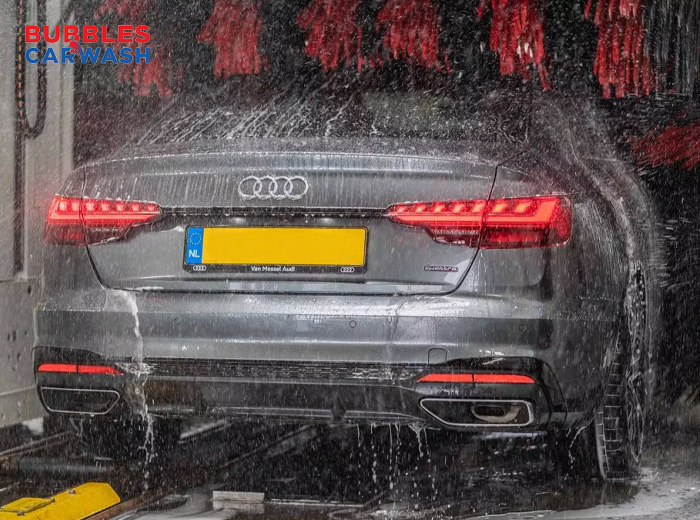 Wasbeurt bij Bubbles Carwash in Nederweert