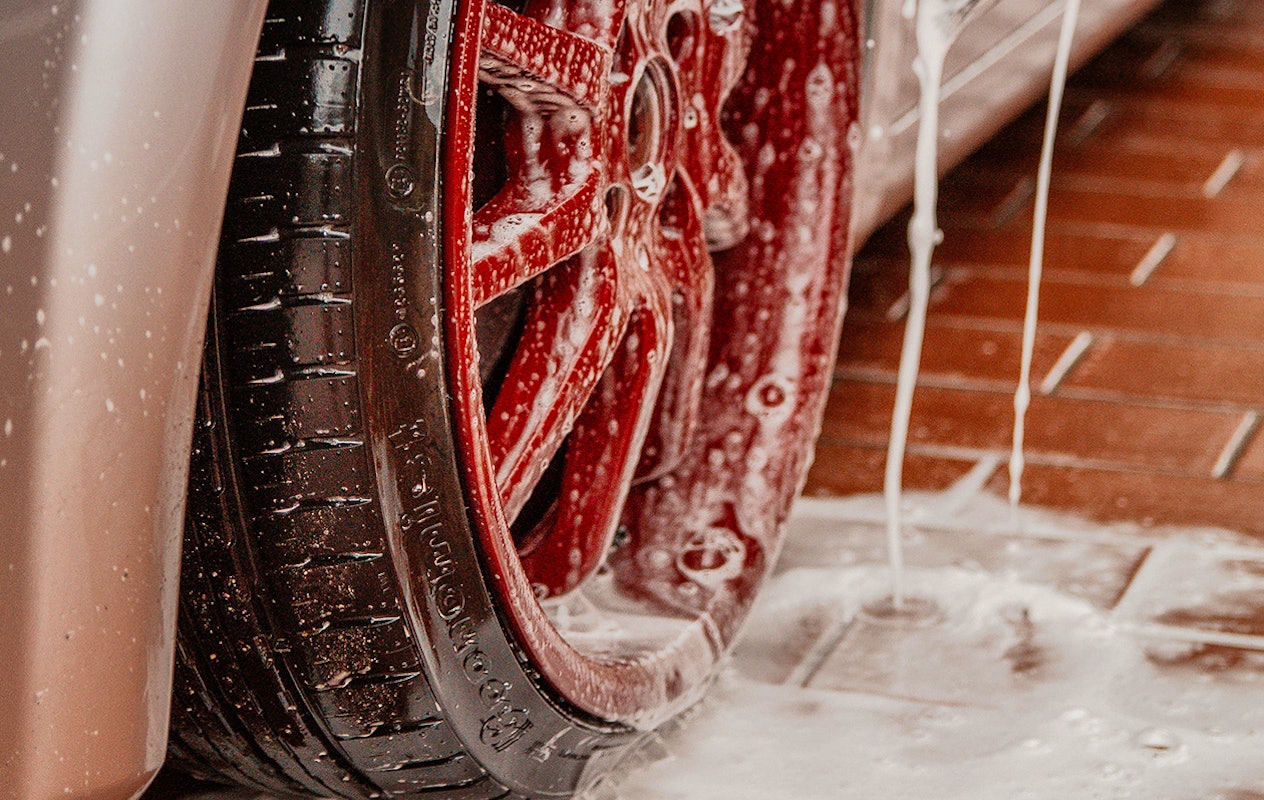 Wasbeurt bij Carwash Blijdorp