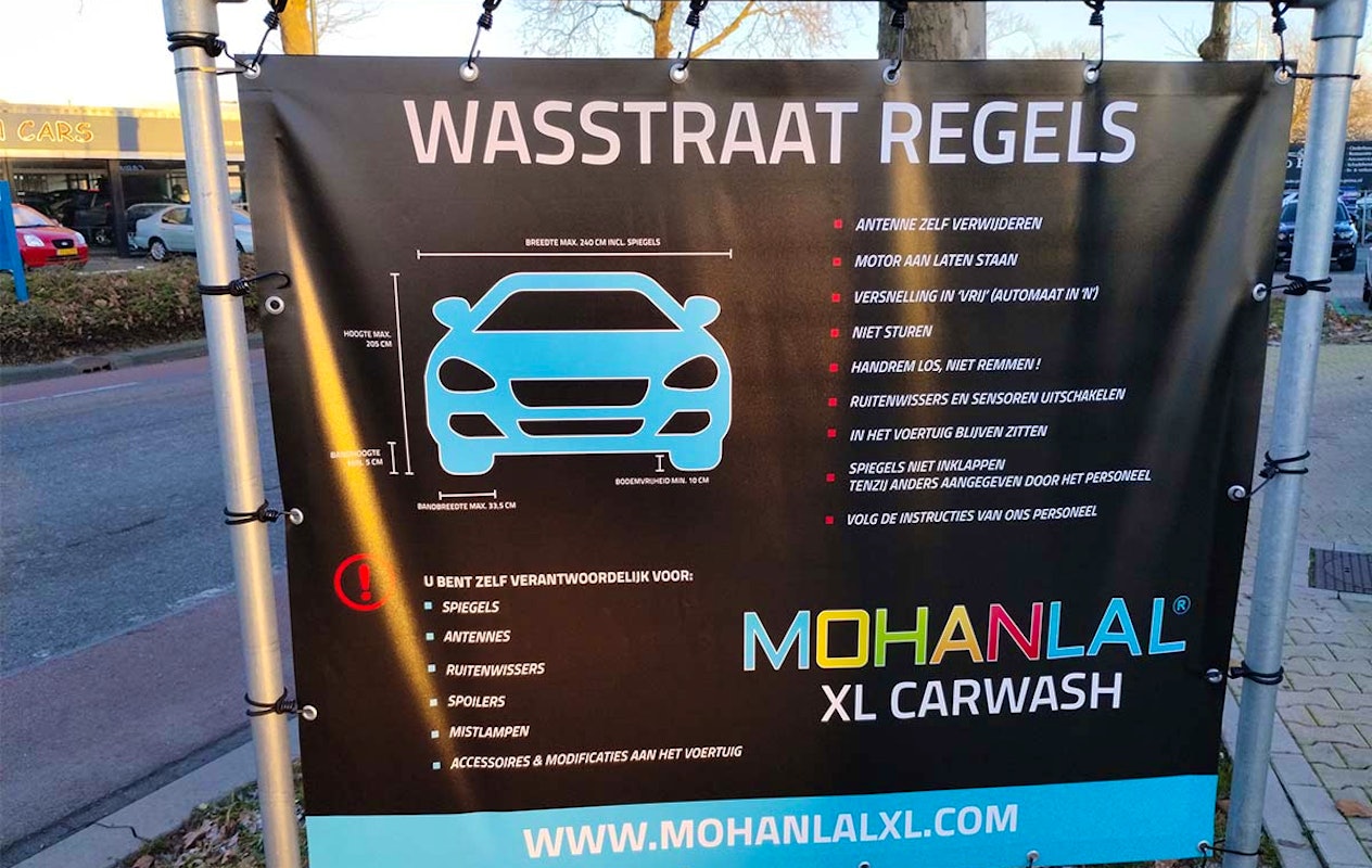 Wasbeurt bij MOHANLAL XL Tankstation Carwash Boxtel