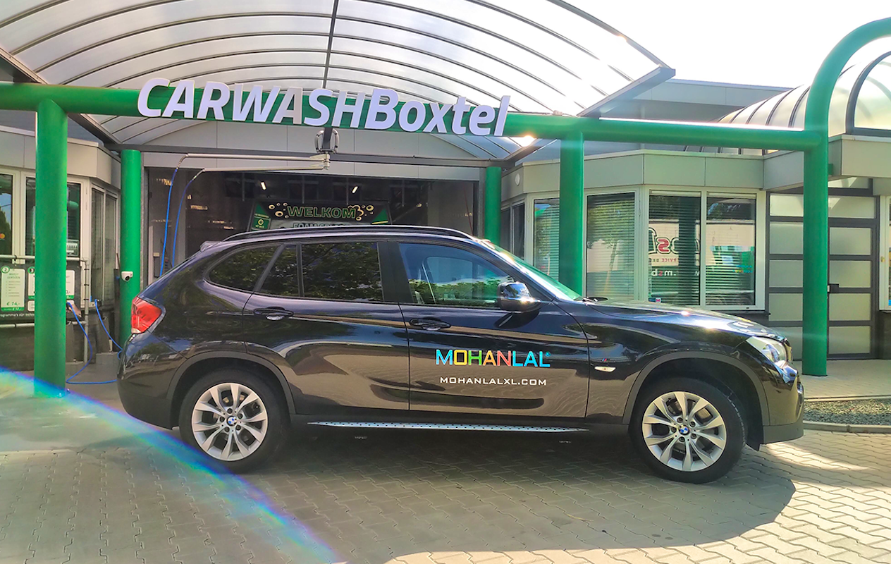 Wasbeurt bij MOHANLAL XL Tankstation Carwash Boxtel