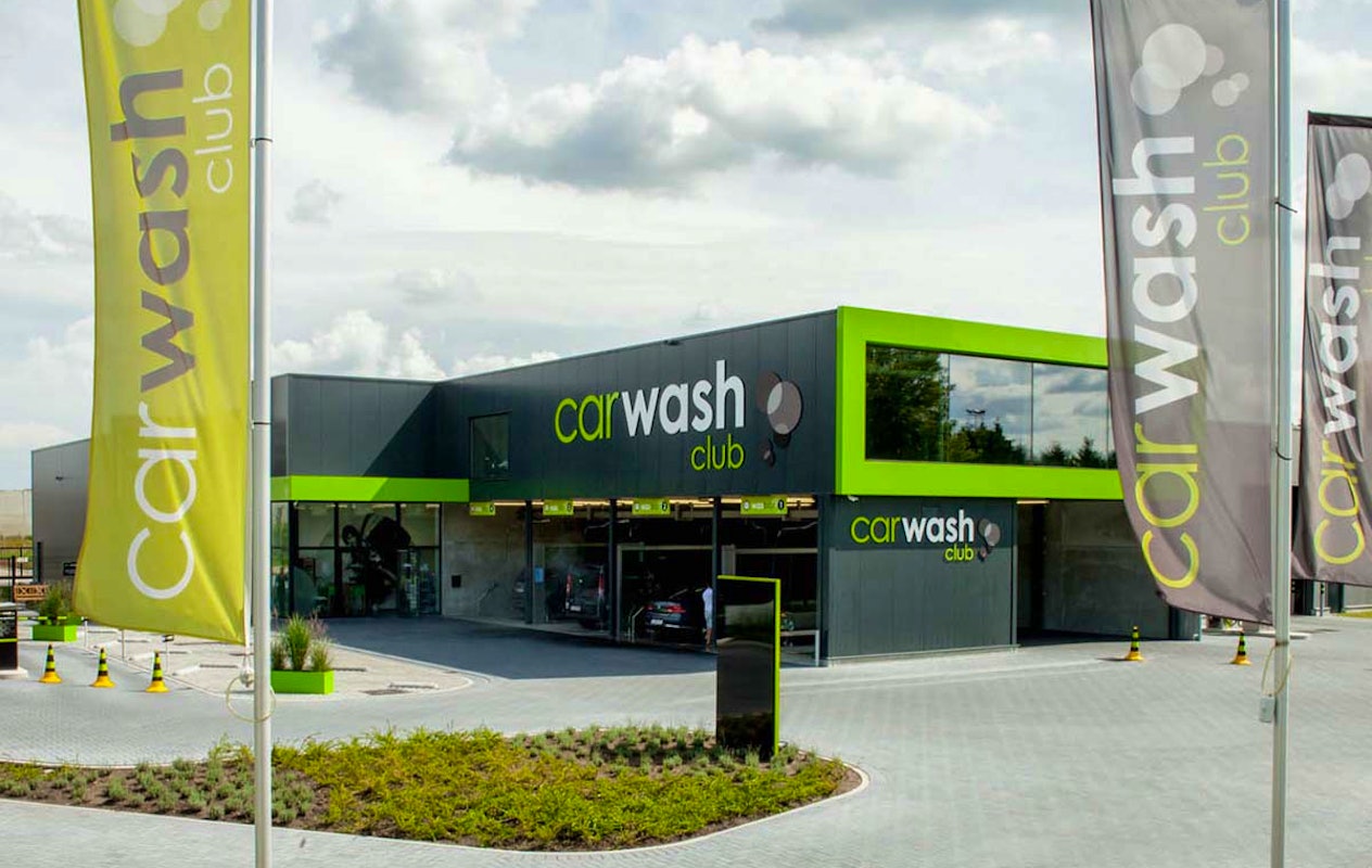Wasbeurt bij Carwash Club in Bree of Pelt