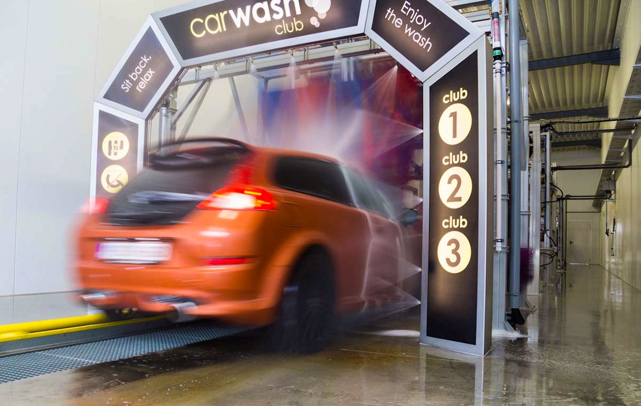 Wasbeurt bij Carwash Club in Bree of Pelt