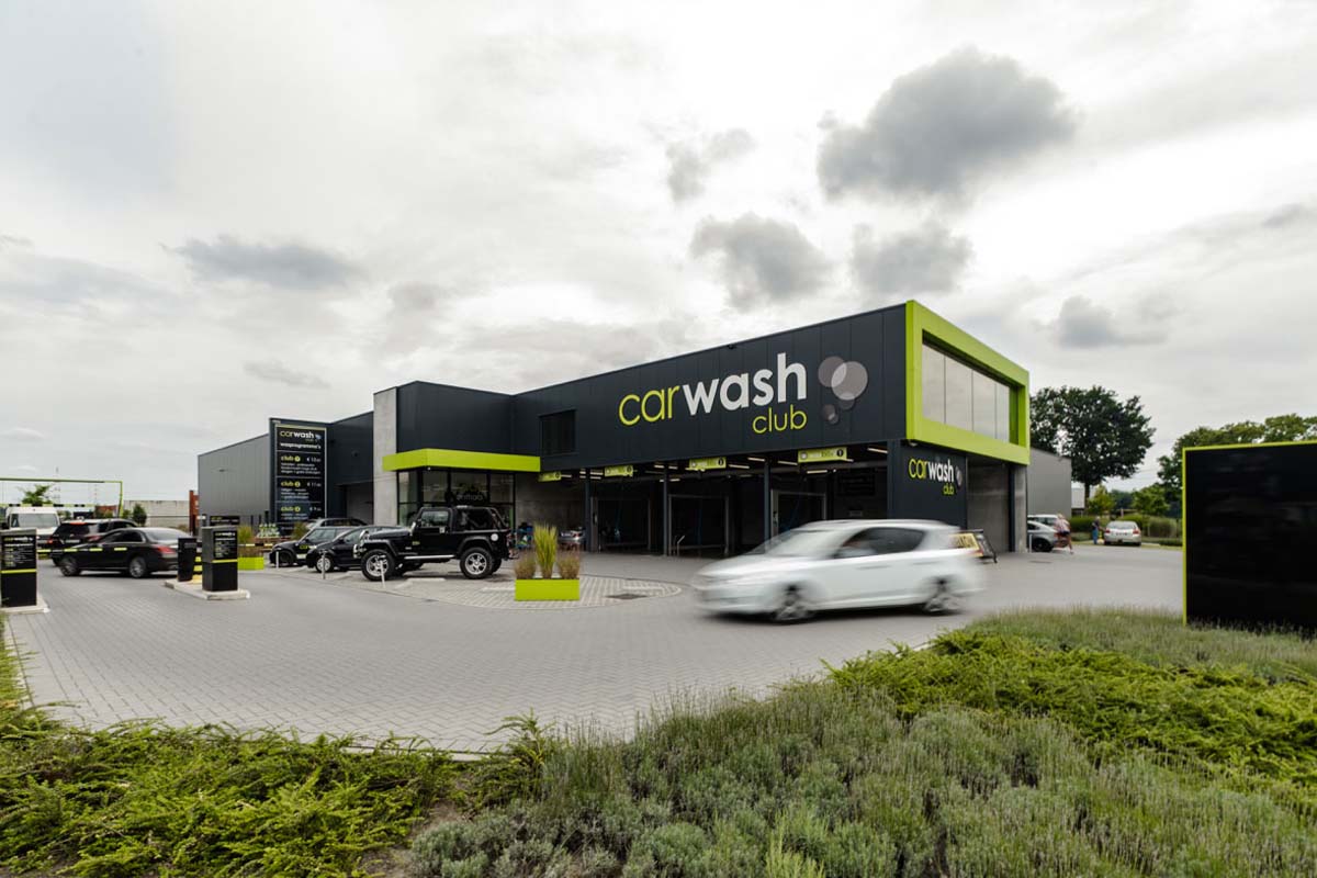 Wasbeurt bij Carwash Club in Bree of Pelt