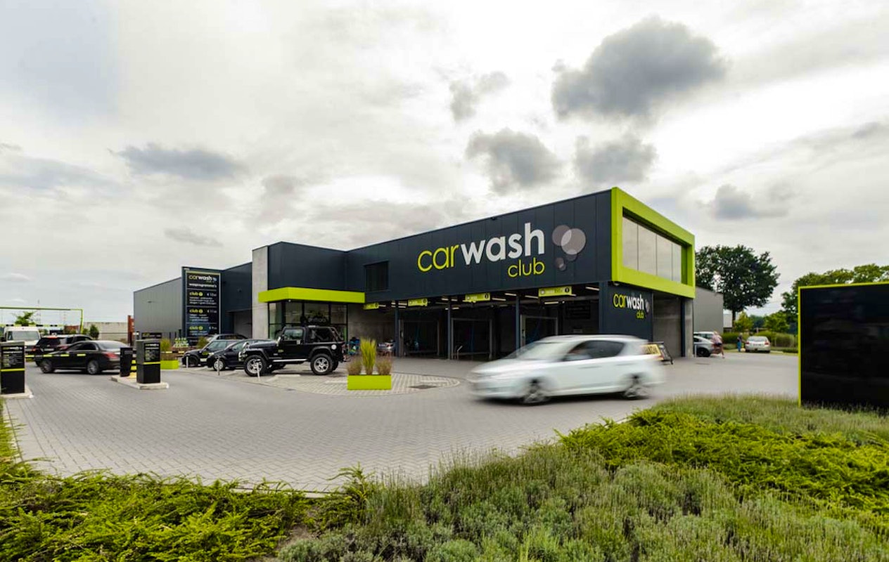 Wasbeurt bij Carwash Club in Bree of Pelt