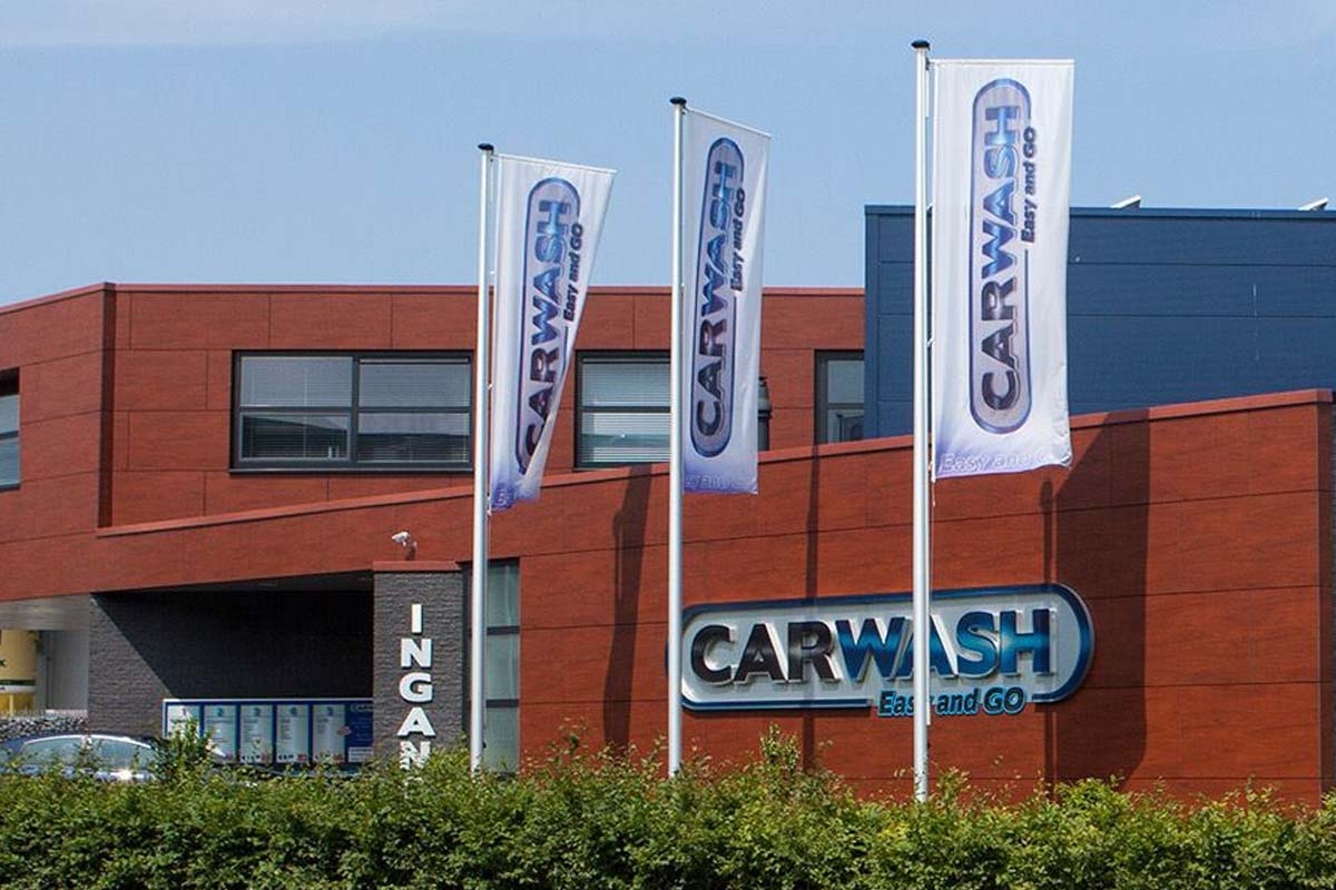 Wasbeurt bij Carwash Easy and Go
