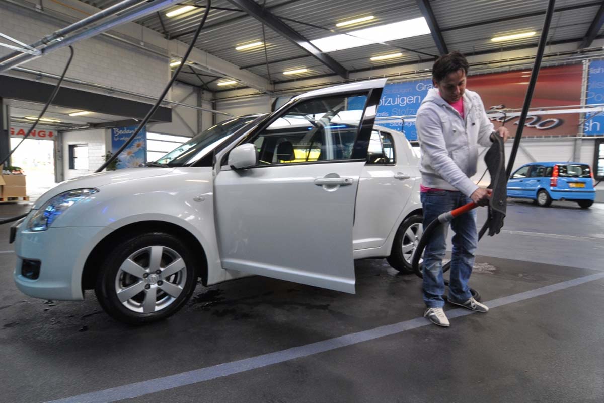 Wasbeurt bij Carwash Easy and Go