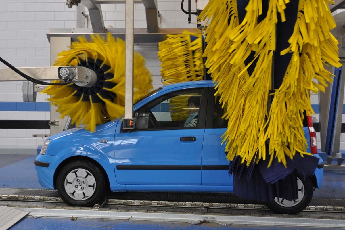 Wasbeurt bij Carwash Easy and Go