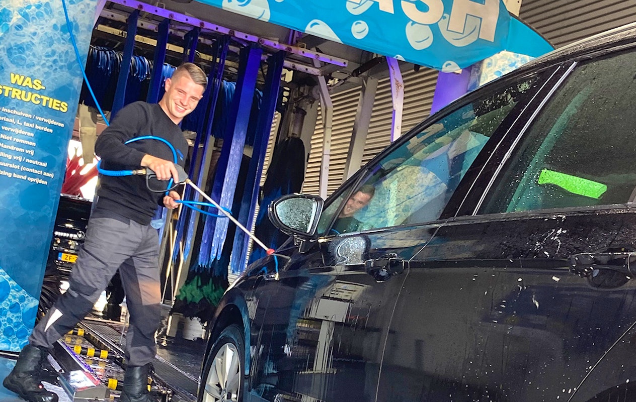 Wasbeurt bij Carwash Goes