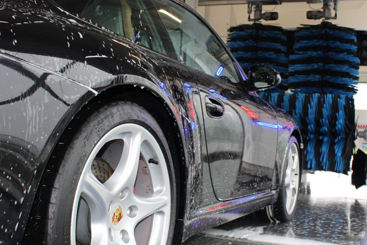 Wasbeurt bij Carwash Loman Heteren