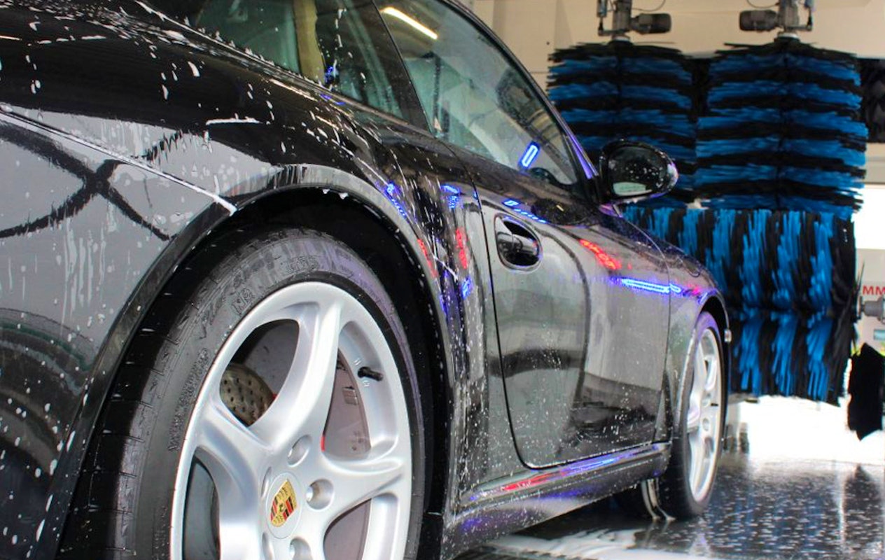 Wasbeurt bij Carwash Loman Heteren