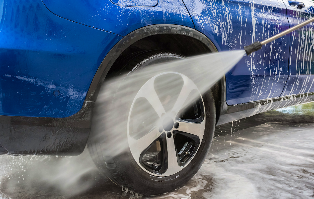 Wasbeurt bij Carwash Number 1 in Roermond