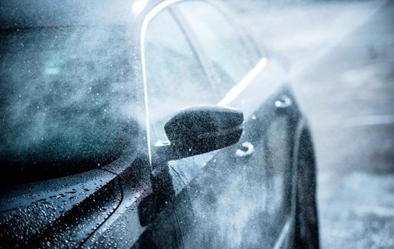 Wasbeurt bij Carwash Plaza in Nieuw-Vennep