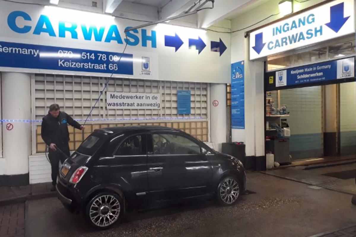 Wasbeurt bij CarWash Scheveningen