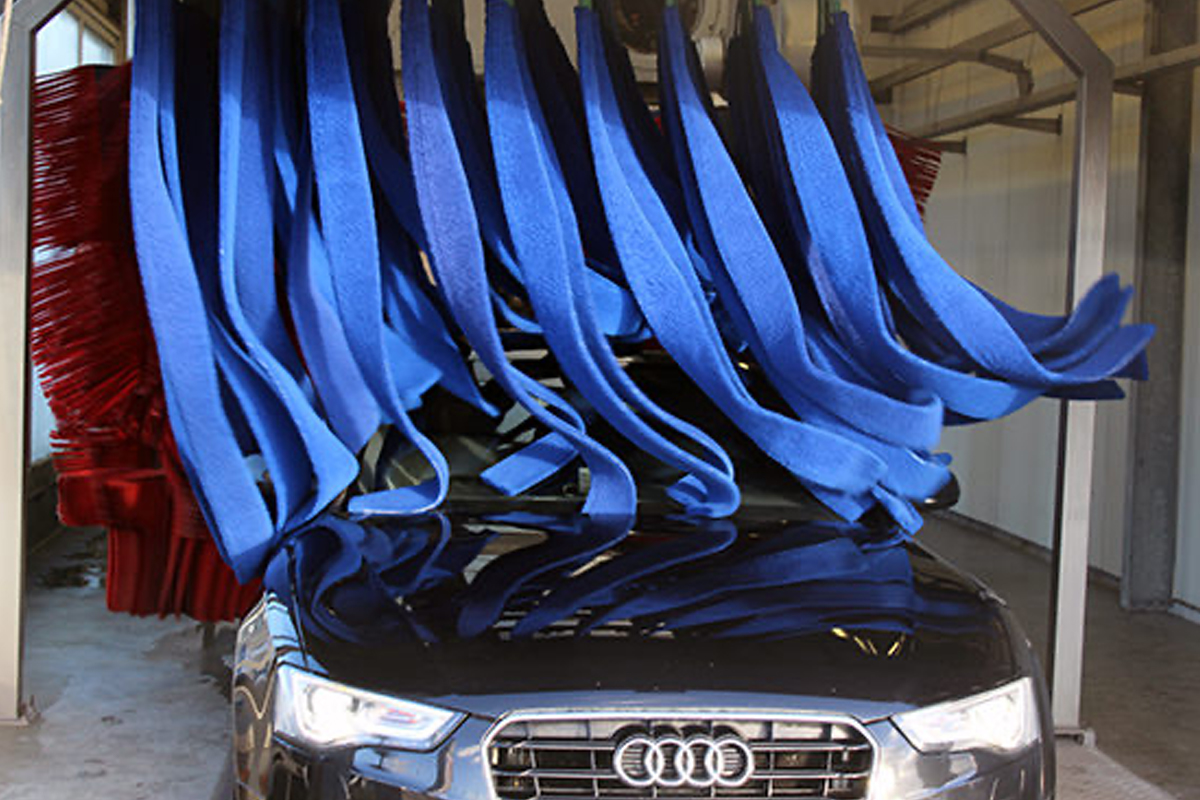 Wasbeurt bij Carwash Stroet in Brugge