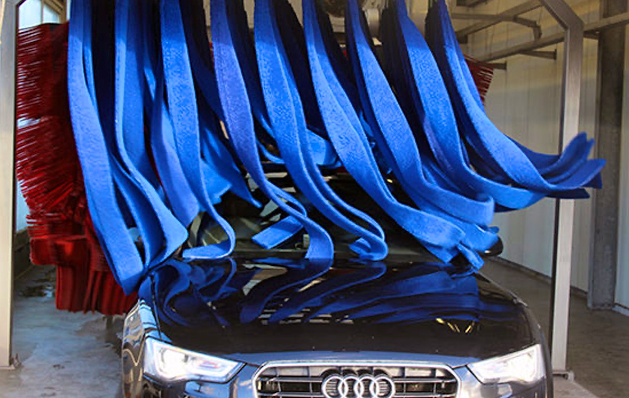 Wasbeurt bij Carwash Stroet in Brugge