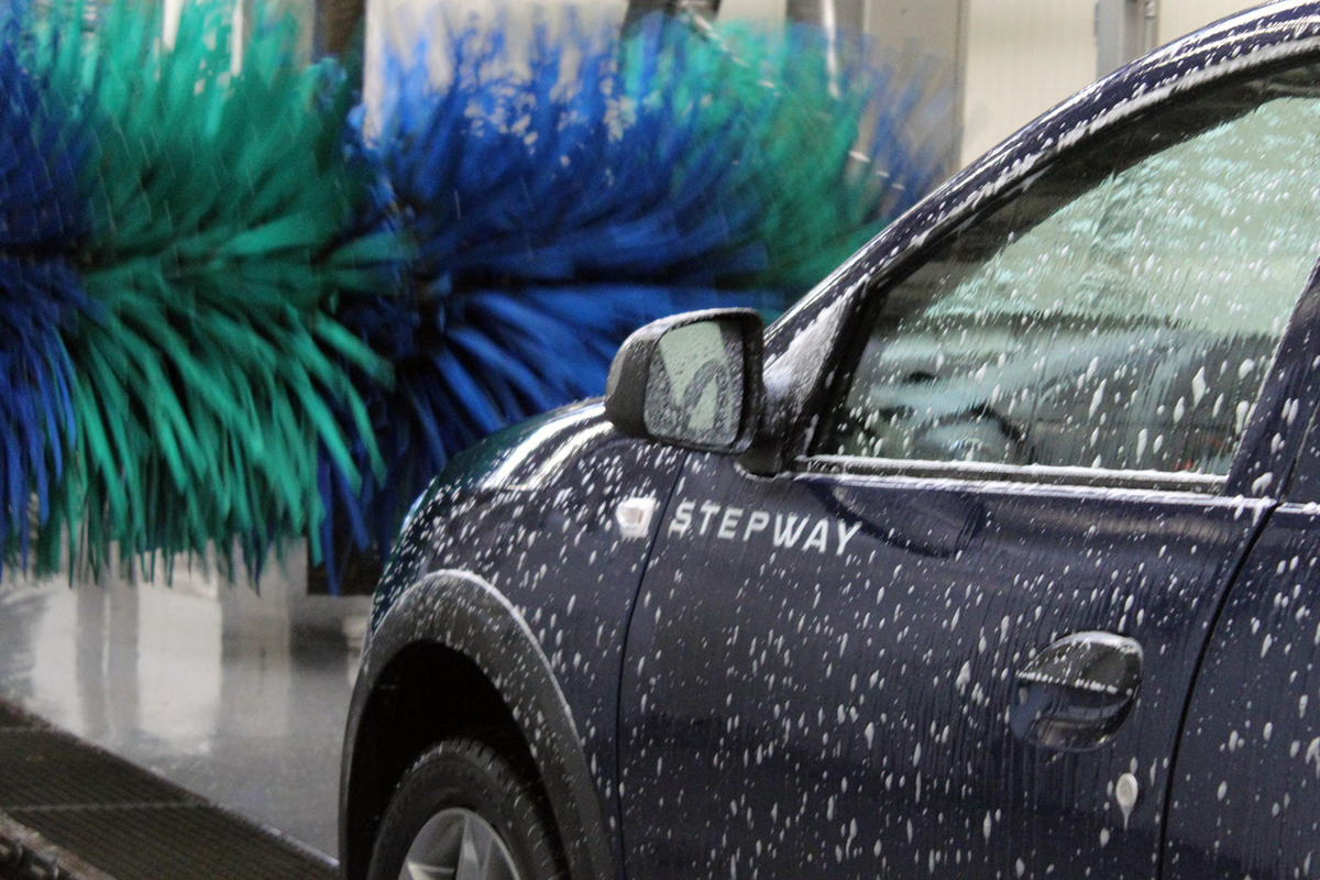 Wasbeurt bij Carwash Stroet in Brugge