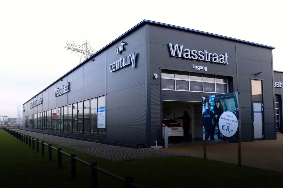 Wasbeurt bij Century Wasstraat in Groningen