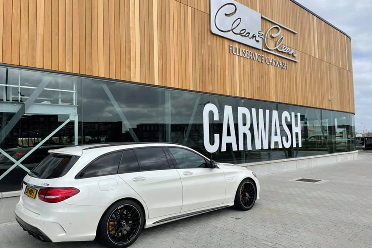 Wasbeurt bij wasstraat Clean = Clean in Rhoon