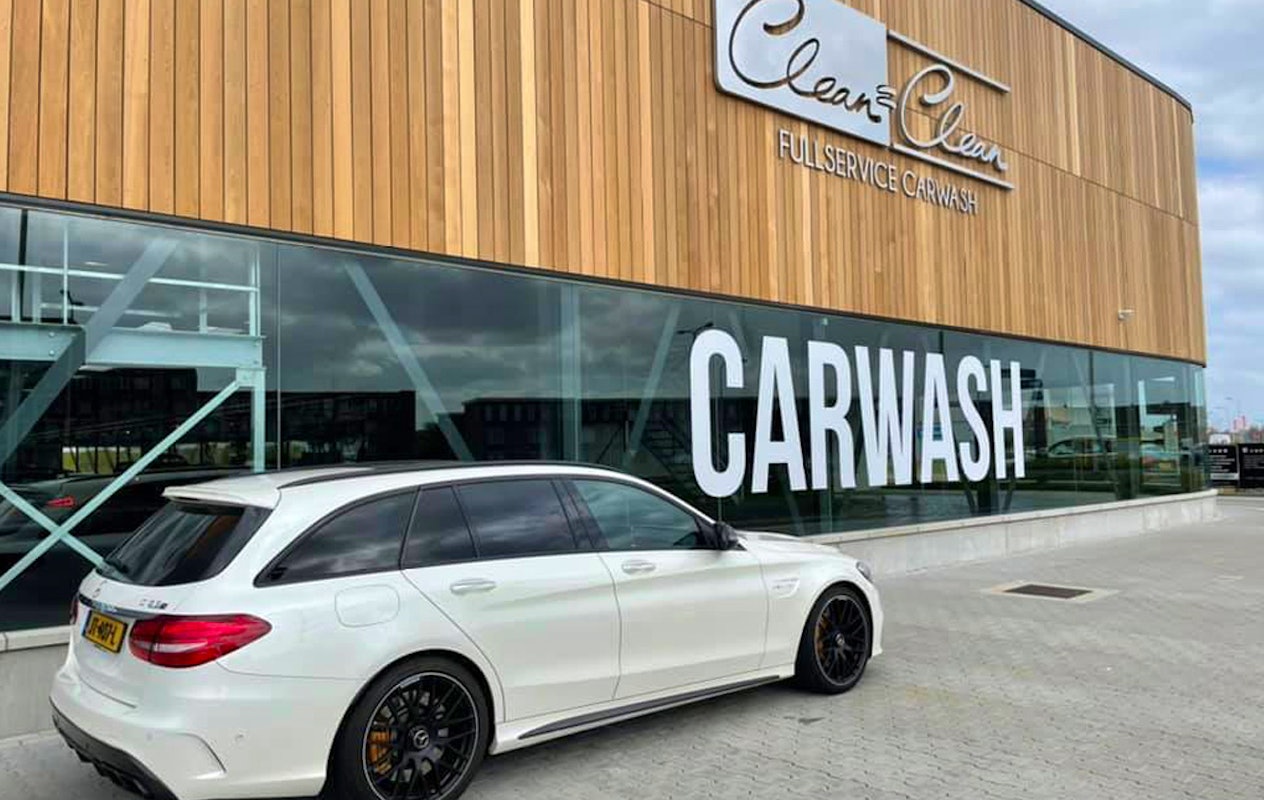 Wasbeurt bij wasstraat Clean = Clean in Rhoon