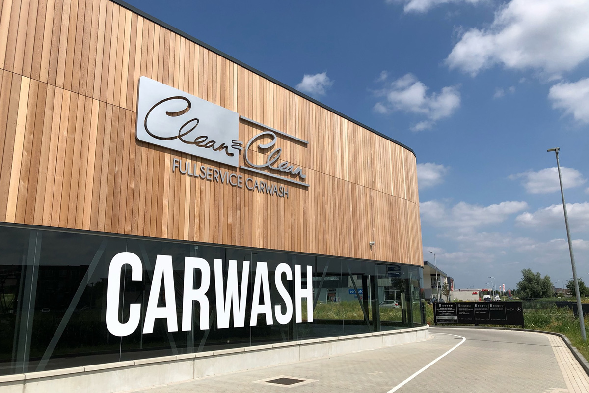 Wasbeurt bij wasstraat Clean = Clean in Rhoon