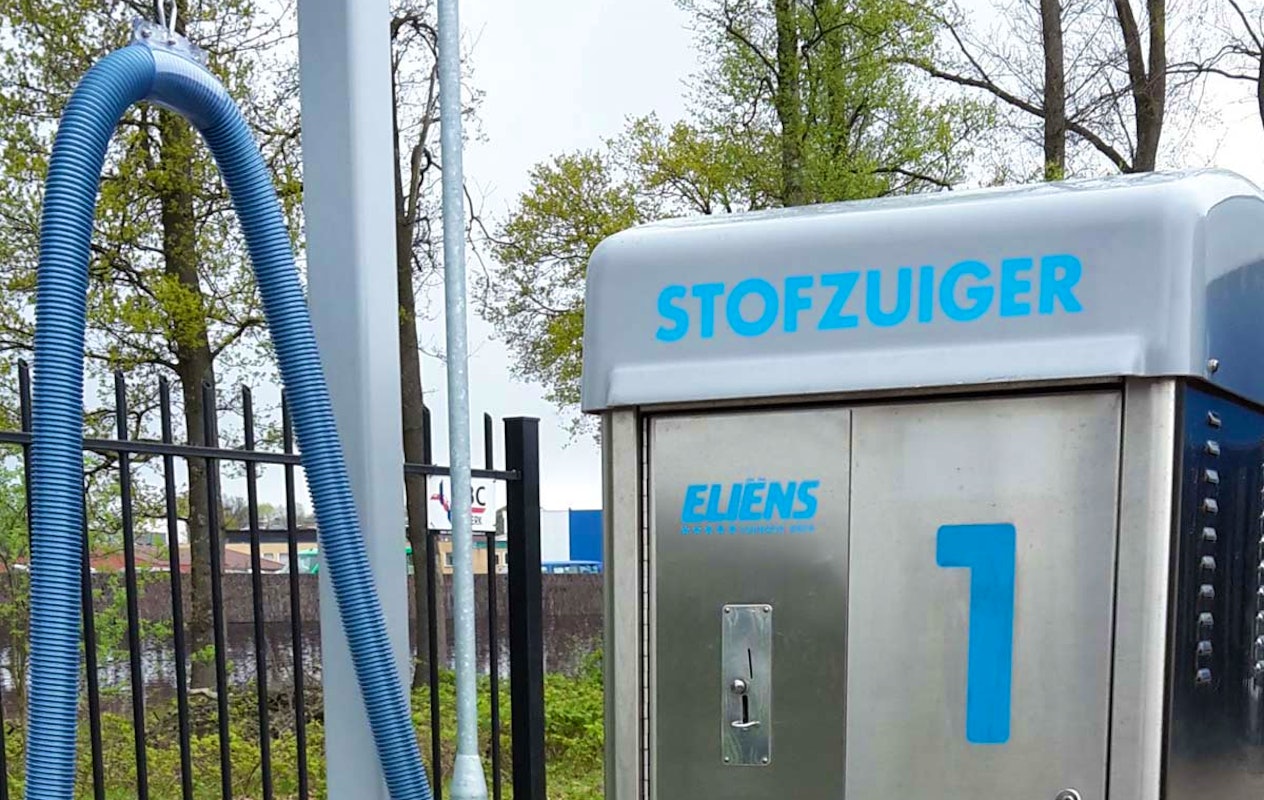 Wasbeurt bij Eliëns Carwash Area in Veldhoven