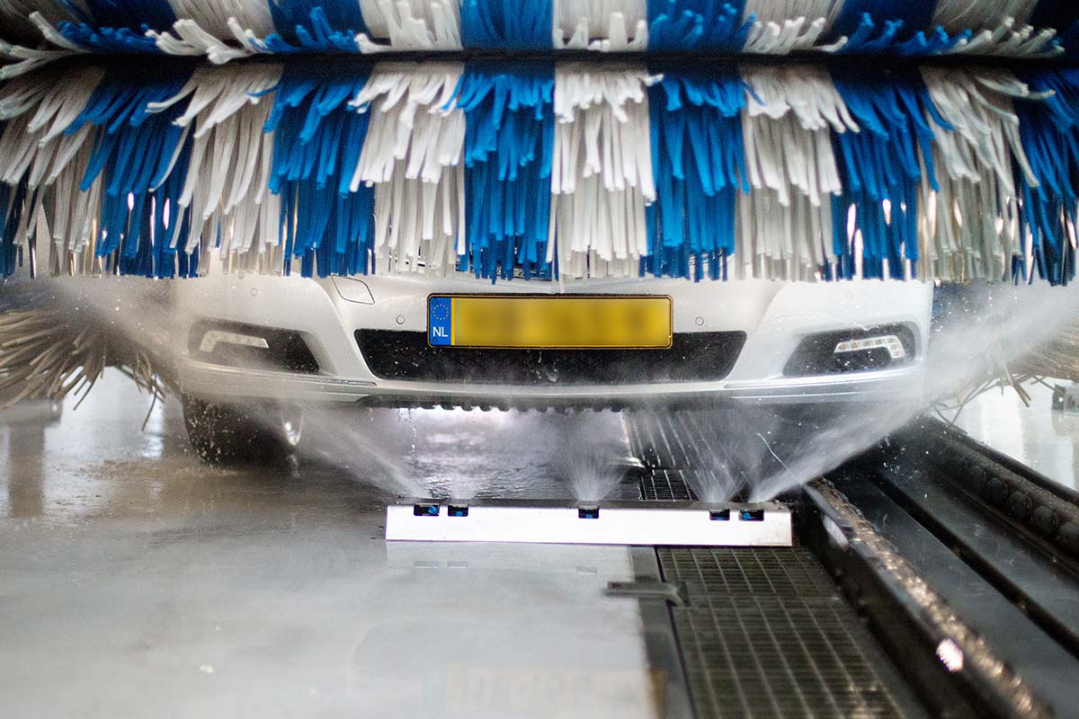 Wasbeurt bij GoCarwash Veghel