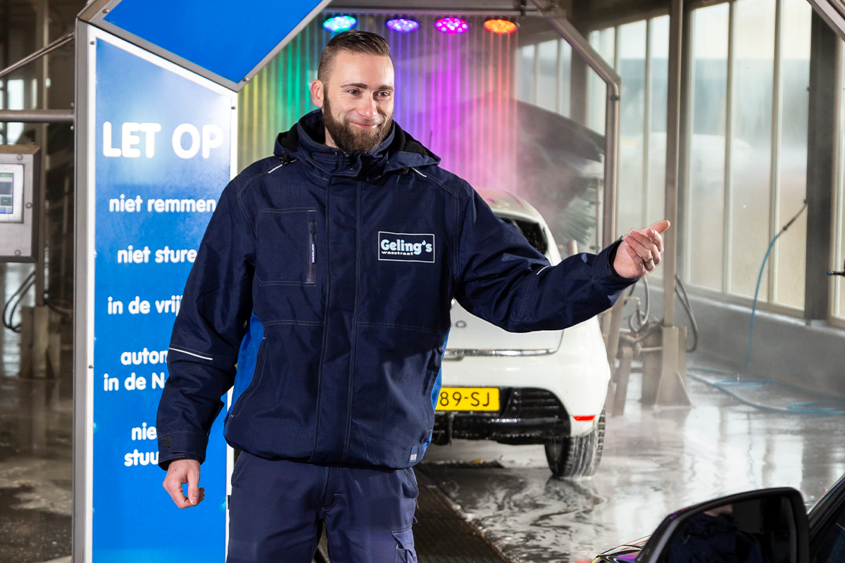 Wasbeurt bij Geling's Langste Autowasstraat
