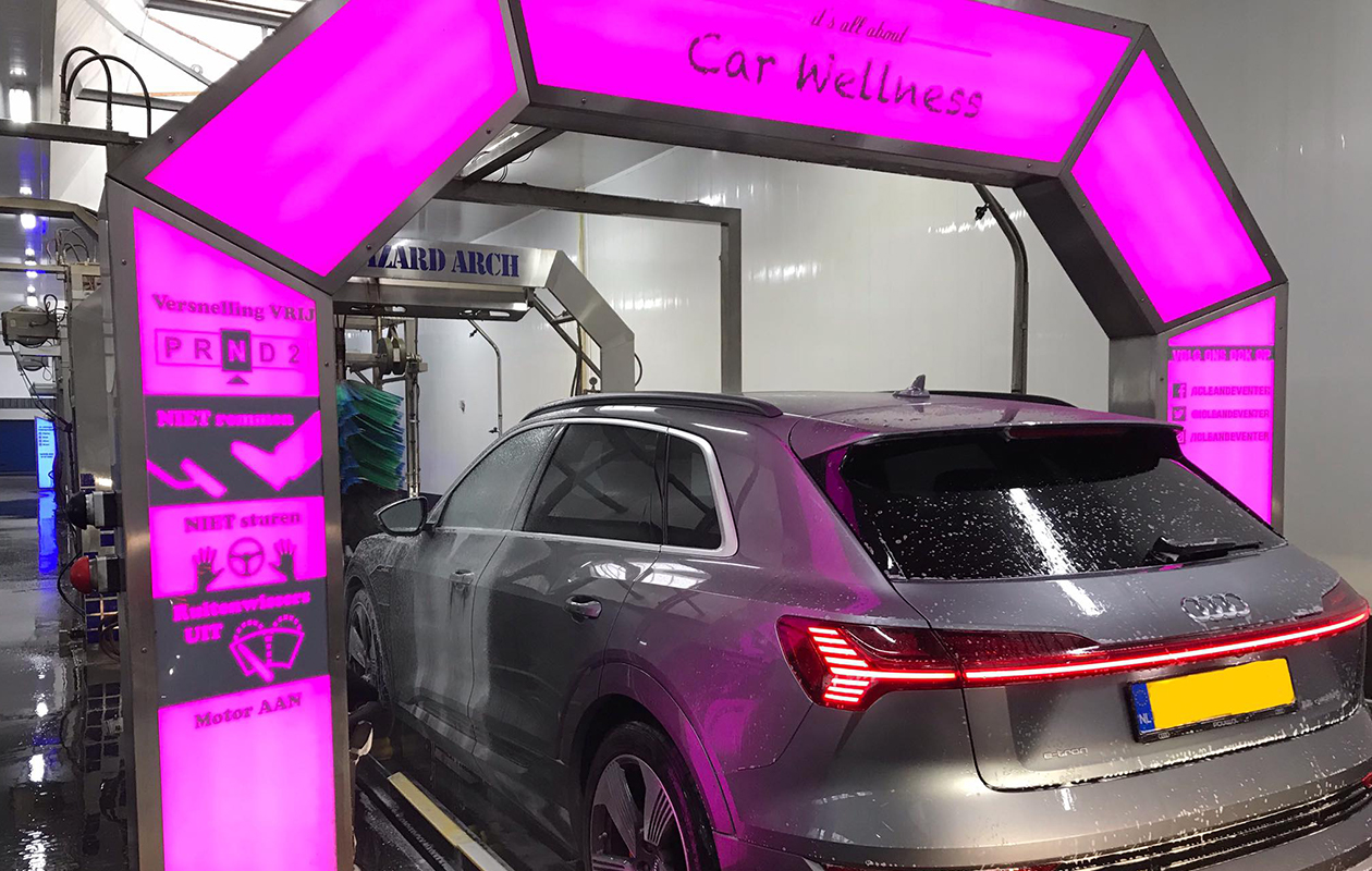 Wasbeurt bij iClean Carwash Deventer