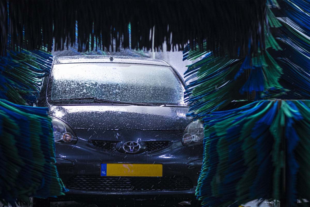 Wasbeurt bij iClean Carwash Deventer