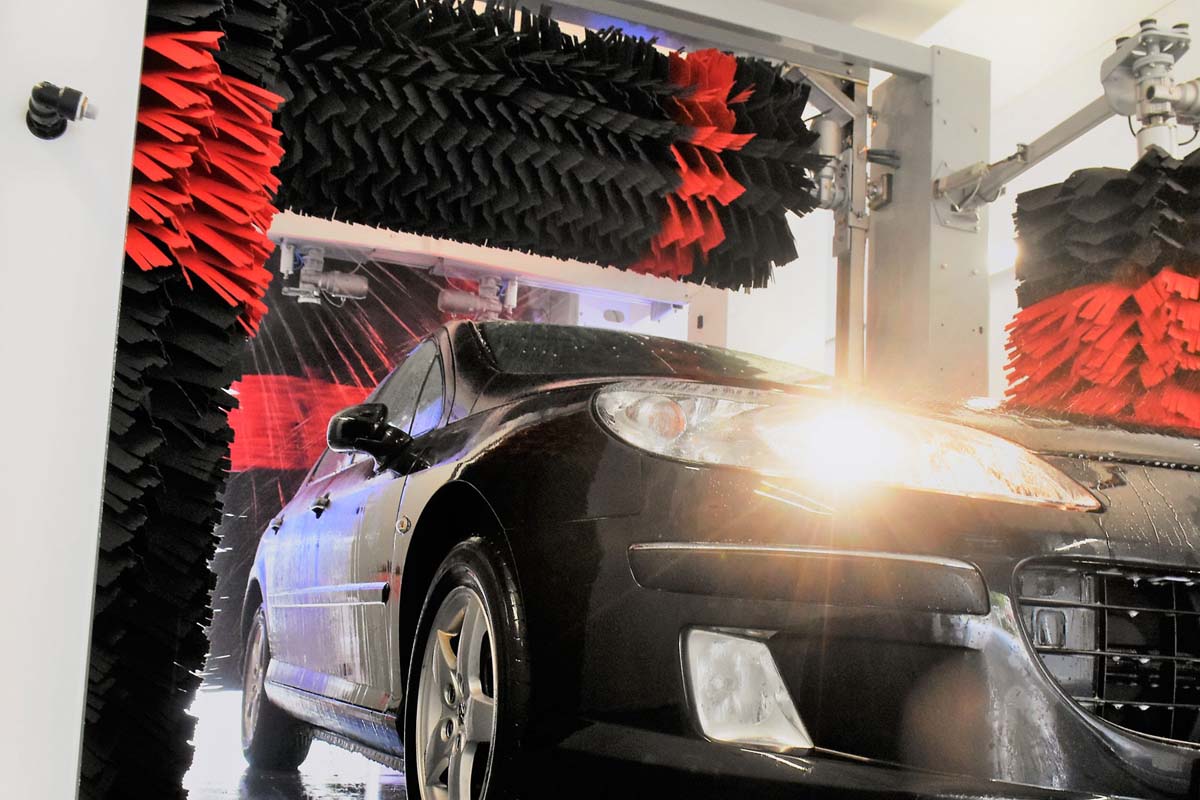 Wasbeurt bij JelCo Carwash in Helmond