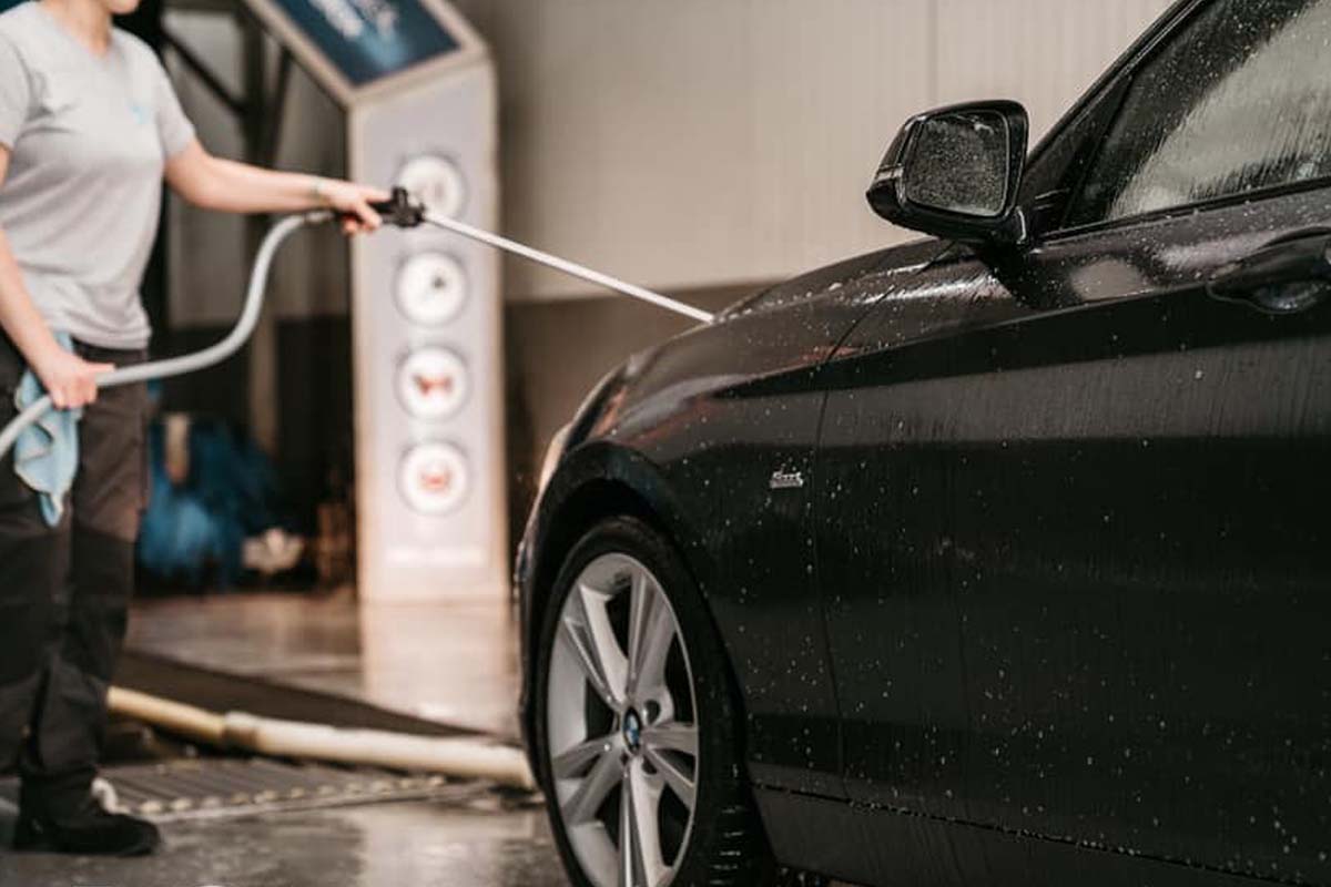 Wasbeurt bij JES Carwash in Essen of Beerse