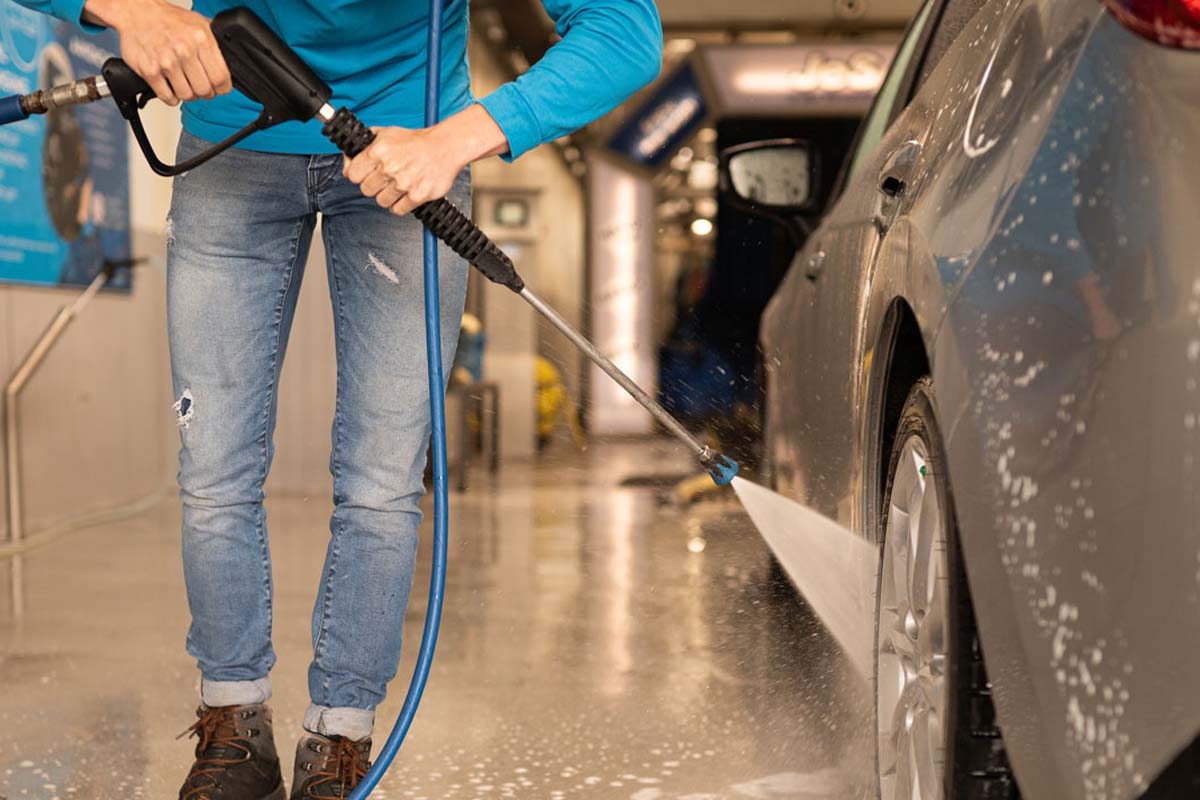 Wasbeurt bij JES Carwash in Essen of Beerse