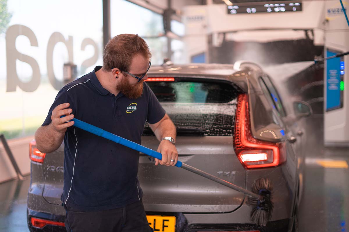 Wasbeurt bij Autowaspark Kuzee Goes, Middelburg, Oost-Souburg of Terneuzen