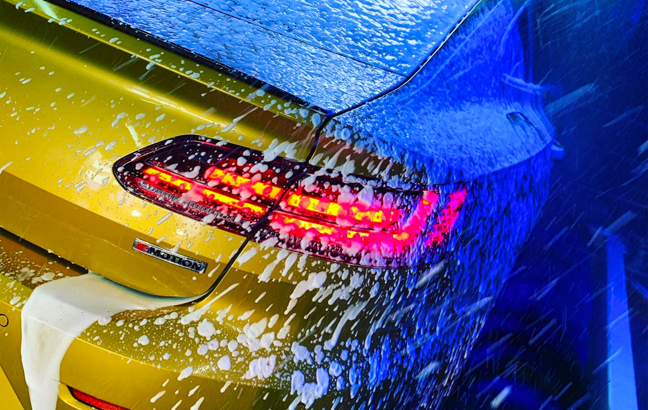 Wasbeurt bij Melis Carwash in Breda