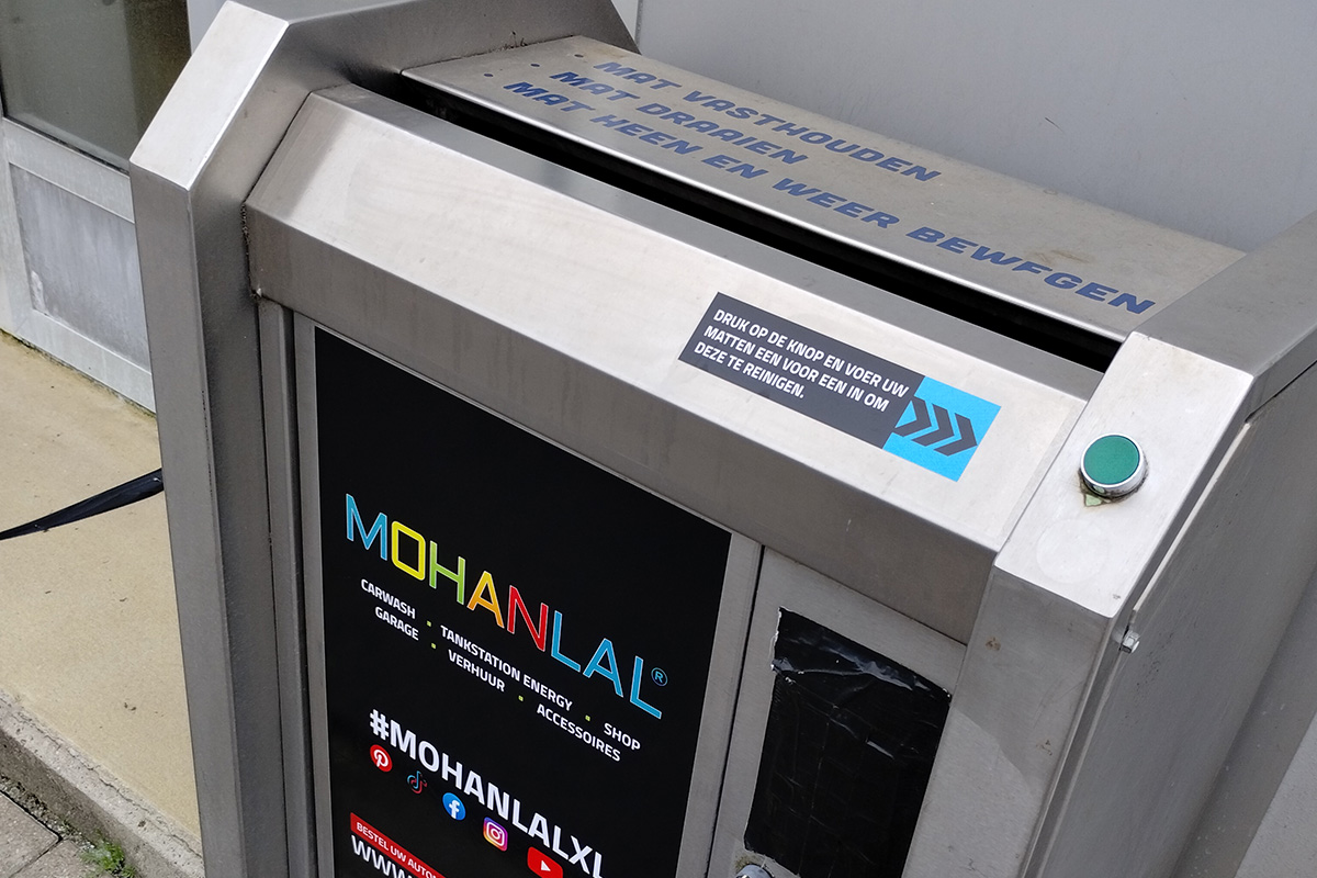 Wasbeurt bij MOHANLAL XL Tankstation Carwash Sliedrecht