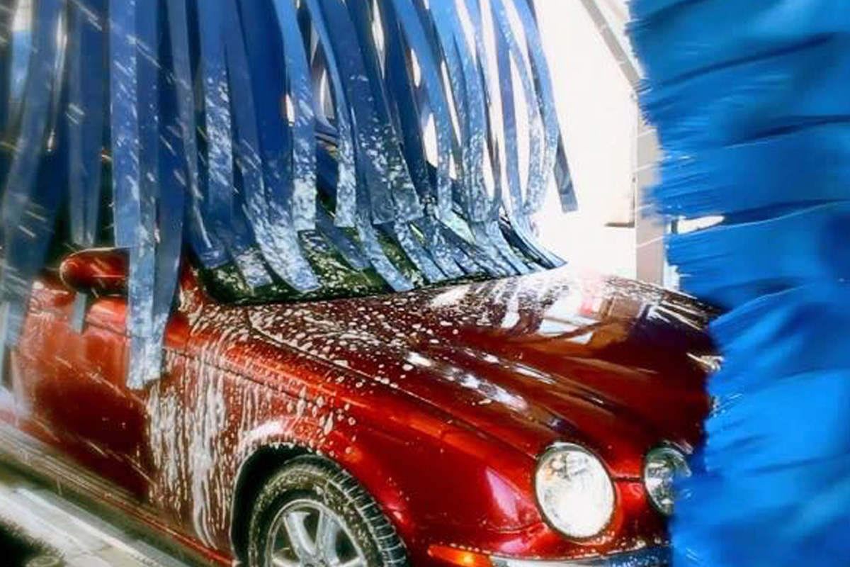 Wasbeurt bij Quick Carwash in Oisterwijk