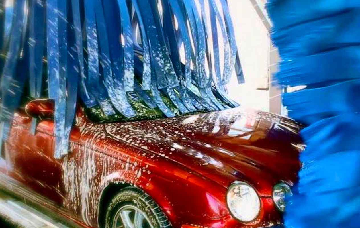 Wasbeurt bij Quick Carwash in Oisterwijk