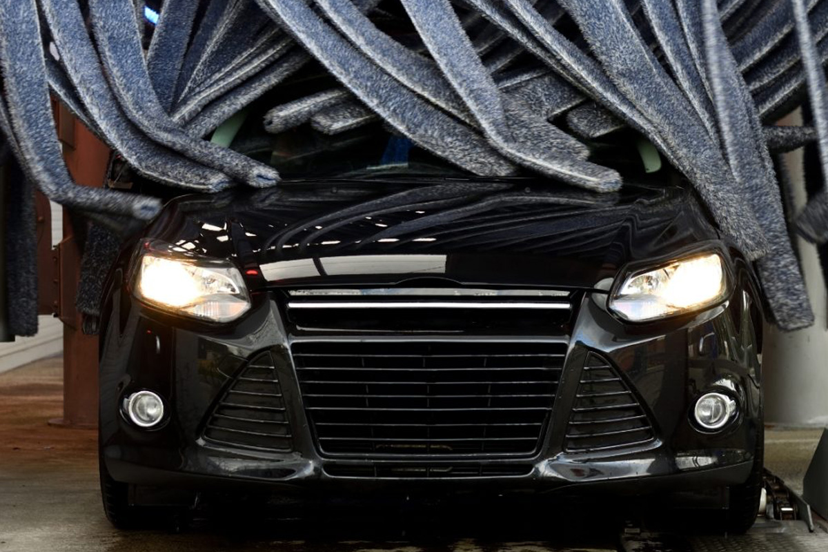 Wasbeurt bij Snella Autowas Katwijk 