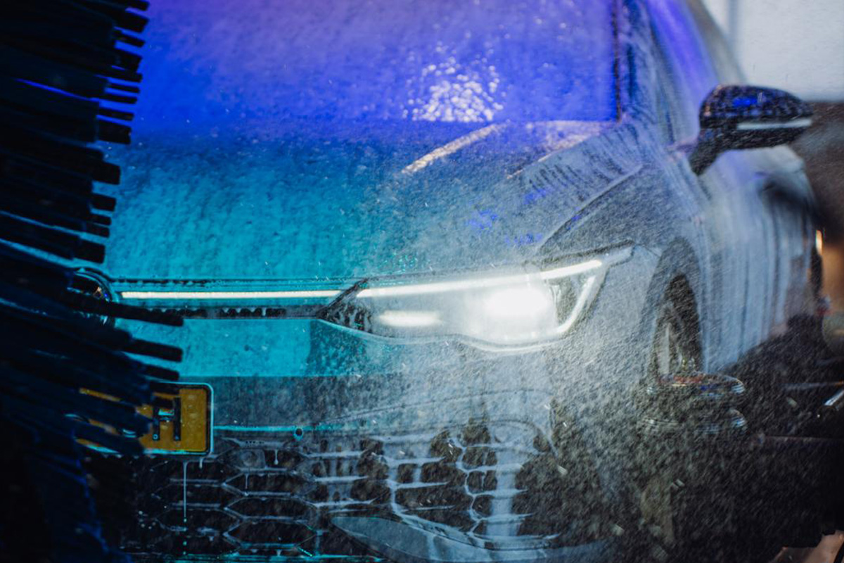 Wasbeurt bij Snella Autowas Katwijk