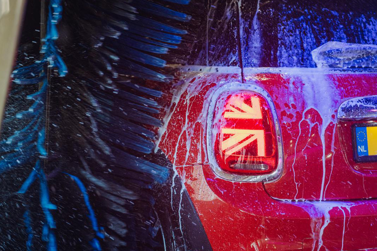 Wasbeurt bij Snella Autowas Katwijk