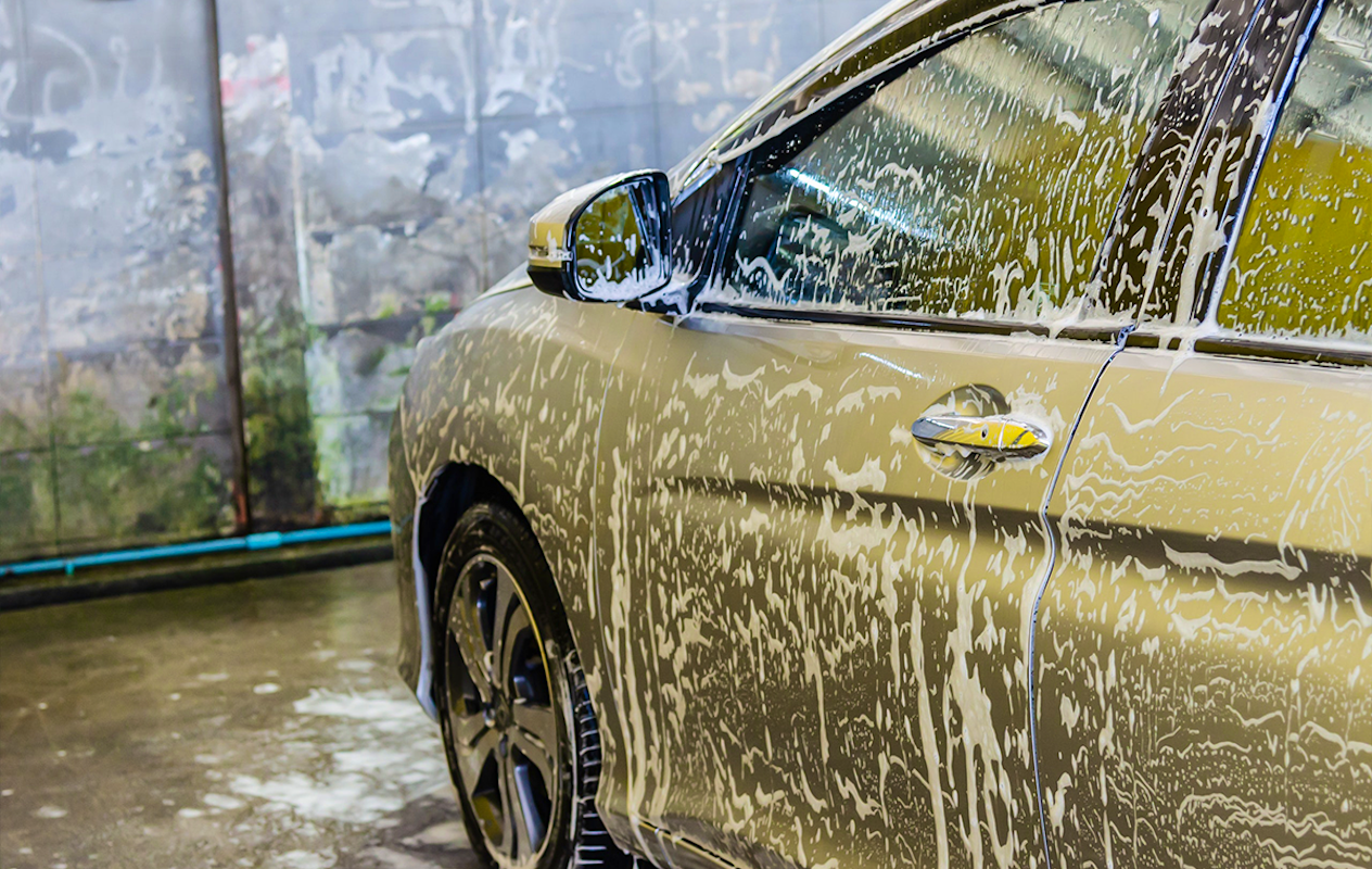 Wasbeurt bij Snella Autowas Katwijk