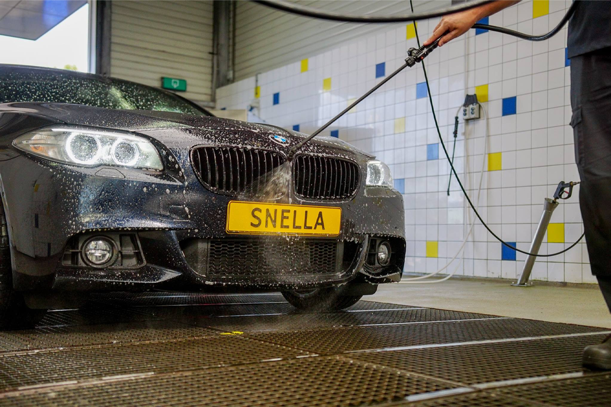 Wasbeurt bij Snella Autowas Katwijk 