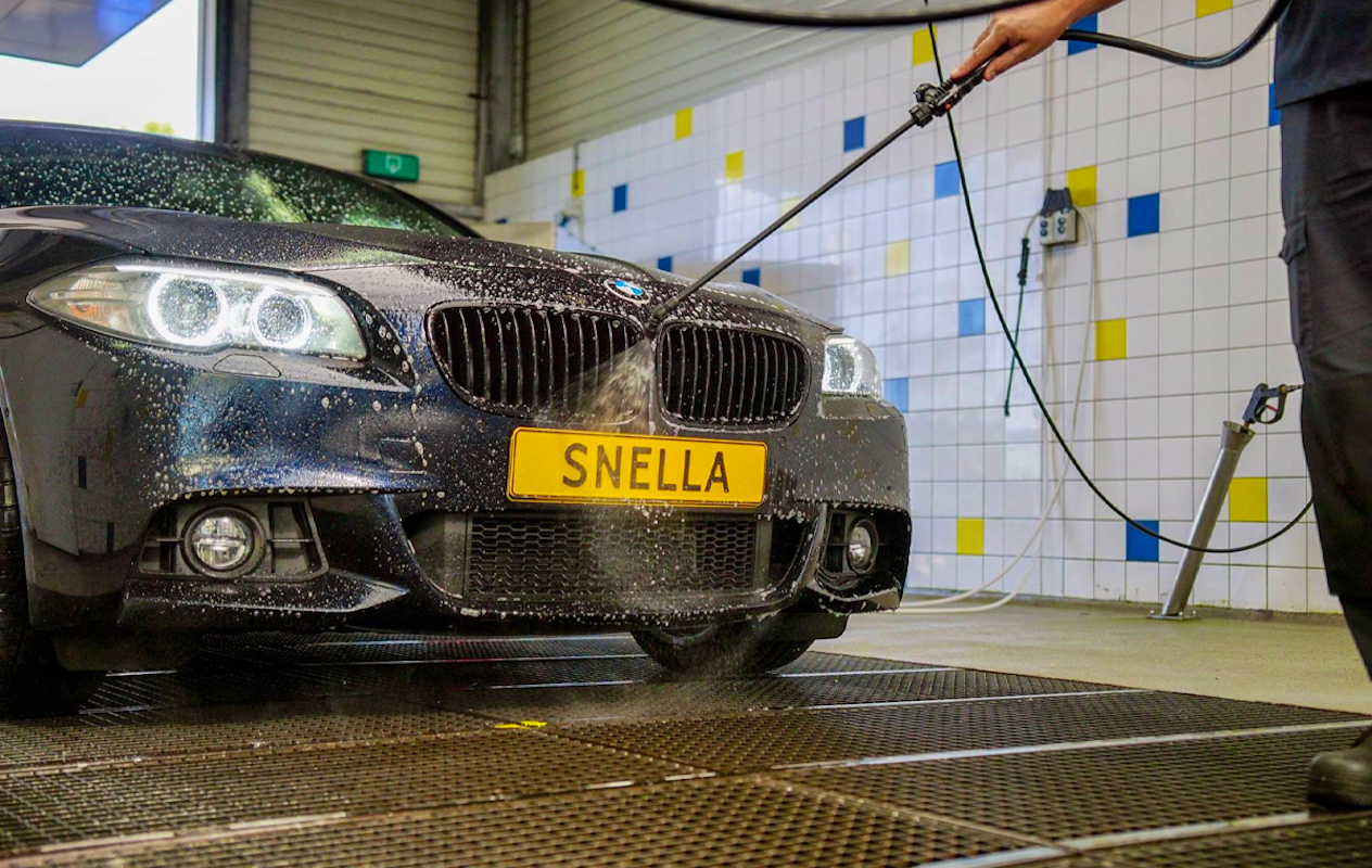 Wasbeurt bij Snella Autowas Katwijk